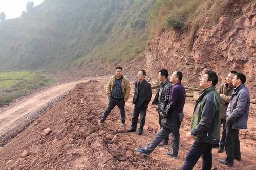 董蜀良、汪輝德春節(jié)前夕到蟠龍湖水庫、銅頭引水工程等項(xiàng)目慰問一線干部職工