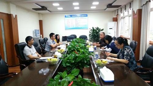 鄔清富會(huì)見(jiàn)都江堰建行副行長(zhǎng)劉玲一行 