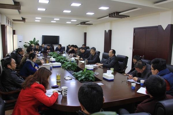 工程局機(jī)關(guān)召開中層以上干部會議