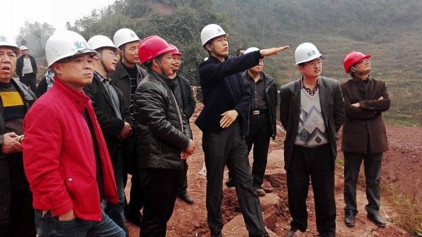 張強(qiáng)言副廳長一行視察蟠龍湖水庫建設(shè)進(jìn)展情況