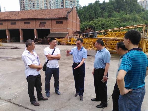 代輝一行到四川省防汛抗旱物資資陽倉庫檢查指導(dǎo)工作 