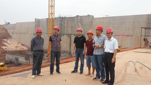 董蜀良一行到龍頭山航電樞紐工程項(xiàng)目檢查指導(dǎo)工作