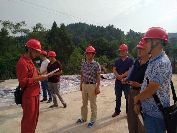 王裕明率局環(huán)境監(jiān)察及安全生產(chǎn)第二檢查組對相關(guān)單位開展檢查工作