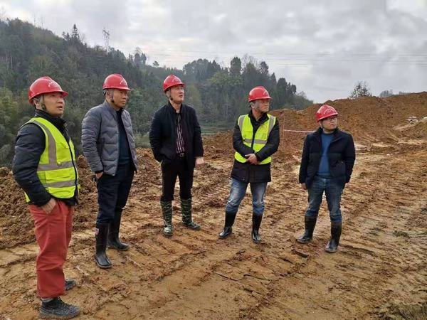 公司總經(jīng)理袁斌一行到土地灘水庫項(xiàng)目開展督導(dǎo)工作