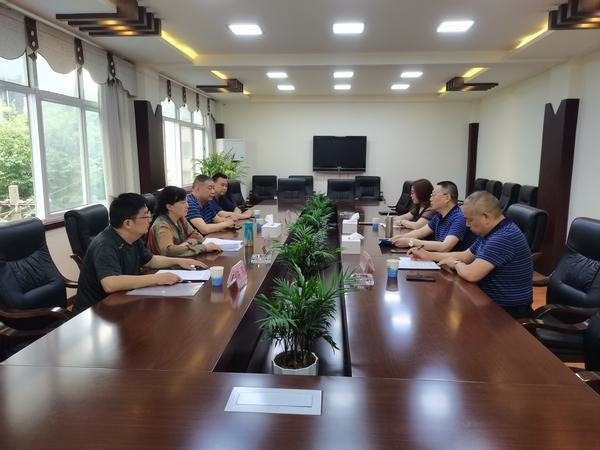 資陽(yáng)市稅務(wù)局晏華英一行到訪工程局公司 