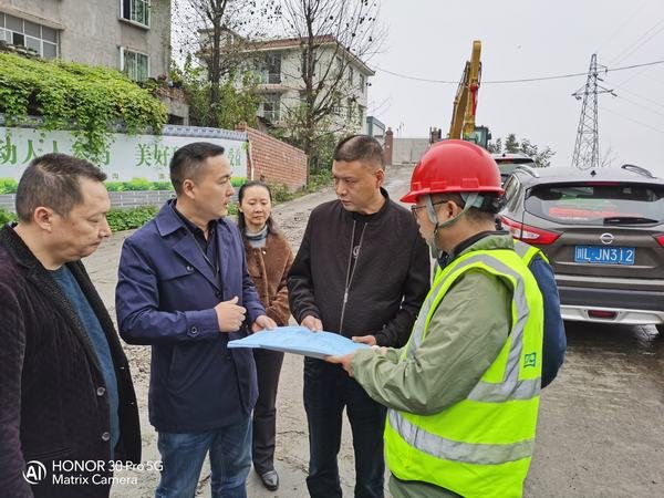 井研縣副縣長謝建平一行到井研項目開展調(diào)研工作