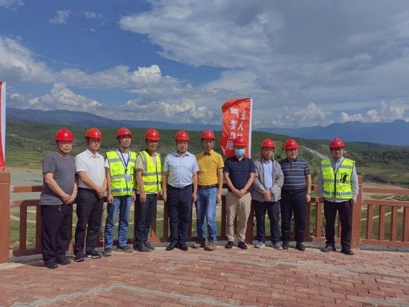 集團公司副總經(jīng)理鄭祖杰到龍?zhí)另椖坎慷綄?dǎo)檢查安全生產(chǎn)大排查大整治工作