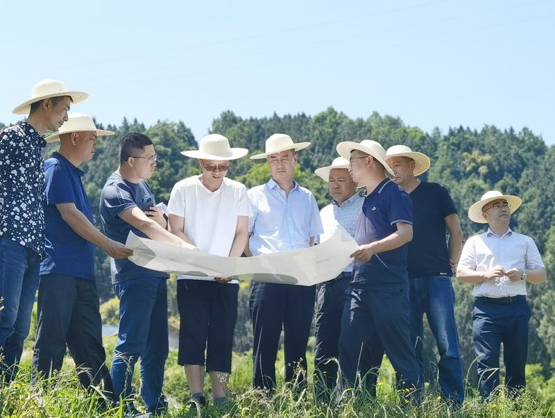 袁斌帶隊(duì)實(shí)地調(diào)研亭子口灌區(qū)一期I標(biāo)工程