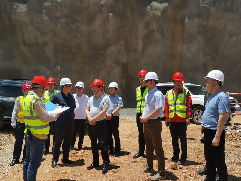 集團(tuán)黨委書記、董事長(zhǎng)鐘杰一行到龍?zhí)了畮?kù)及灌區(qū)工程調(diào)研指導(dǎo)工作