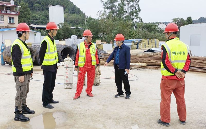 茍仕聰一行到亭子口項(xiàng)目I標(biāo)調(diào)研工作